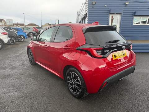Toyota Yaris 1.5 VVT-h Design E-CVT Euro 6 (s/s) 5dr - U79143