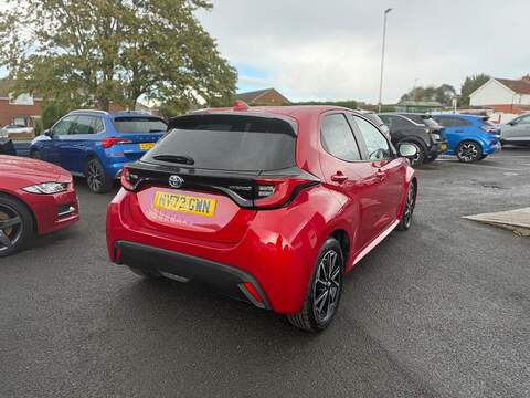 Toyota Yaris 1.5 VVT-h Design E-CVT Euro 6 (s/s) 5dr - U79143
