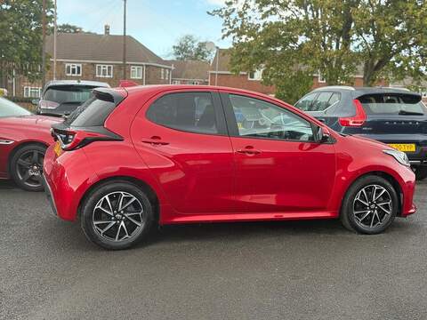 Toyota Yaris 1.5 VVT-h Design E-CVT Euro 6 (s/s) 5dr - U79143