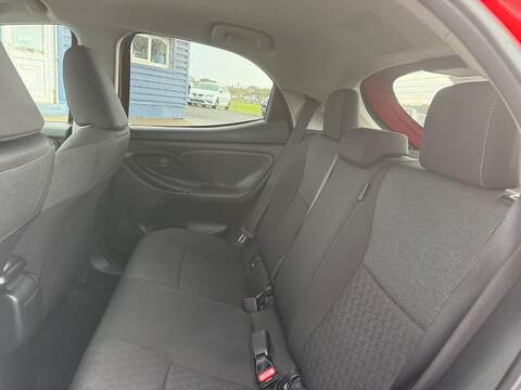 Toyota Yaris 1.5 VVT-h Design E-CVT Euro 6 (s/s) 5dr - U79143