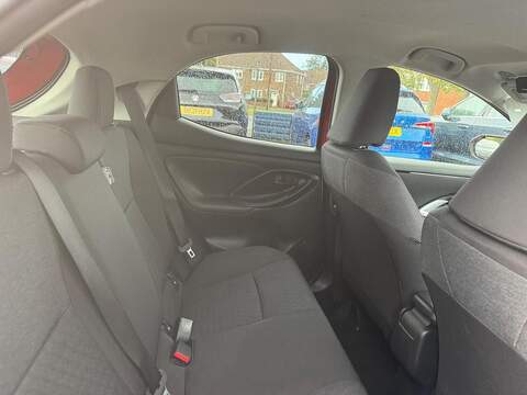 Toyota Yaris 1.5 VVT-h Design E-CVT Euro 6 (s/s) 5dr - U79143