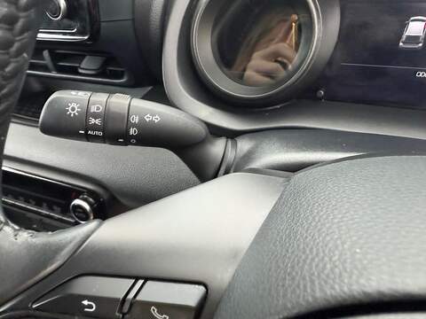 Toyota Yaris 1.5 VVT-h Design E-CVT Euro 6 (s/s) 5dr - U79143