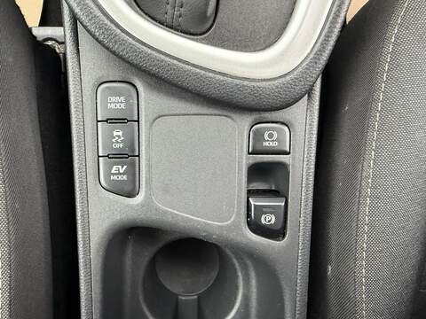 Toyota Yaris 1.5 VVT-h Design E-CVT Euro 6 (s/s) 5dr - U79143