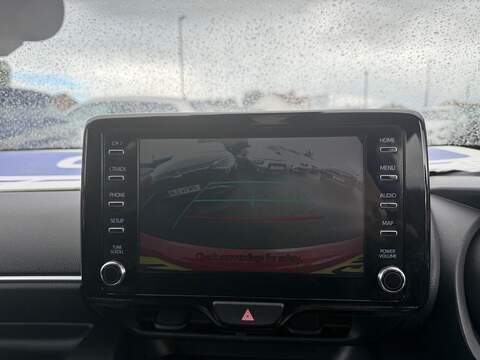 Toyota Yaris 1.5 VVT-h Design E-CVT Euro 6 (s/s) 5dr - U79143