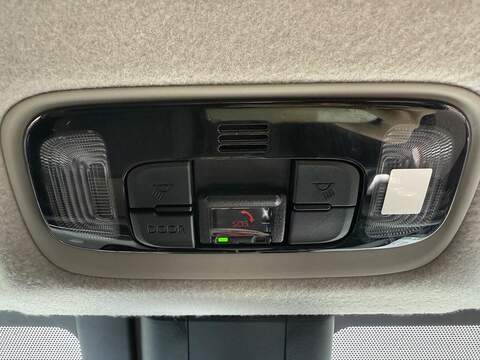 Toyota Yaris 1.5 VVT-h Design E-CVT Euro 6 (s/s) 5dr - U79143