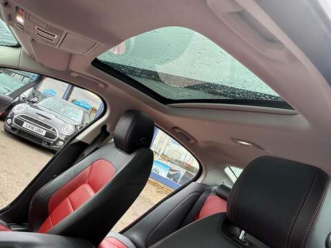 Jaguar XE 2.0 GTDi R-Sport Saloon 4dr Petrol Auto Euro 6 (s/s) (200 ps) - U79144