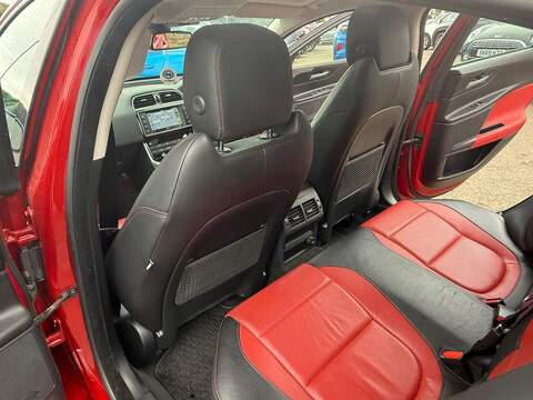 Jaguar XE 2.0 GTDi R-Sport Saloon 4dr Petrol Auto Euro 6 (s/s) (200 ps) - U79144