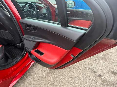 Jaguar XE 2.0 GTDi R-Sport Saloon 4dr Petrol Auto Euro 6 (s/s) (200 ps) - U79144