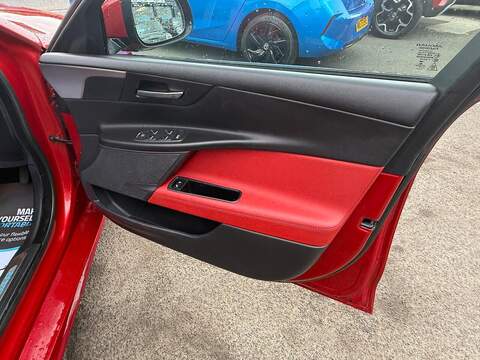 Jaguar XE 2.0 GTDi R-Sport Saloon 4dr Petrol Auto Euro 6 (s/s) (200 ps) - U79144