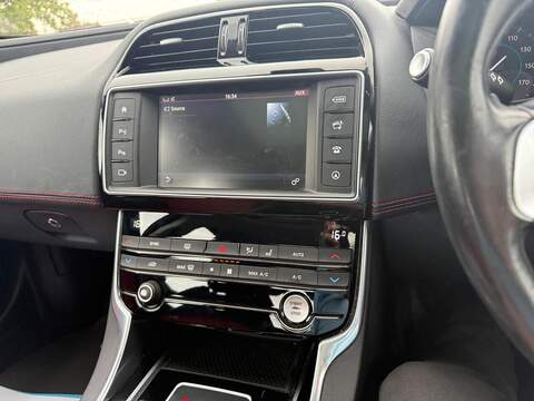 Jaguar XE 2.0 GTDi R-Sport Saloon 4dr Petrol Auto Euro 6 (s/s) (200 ps) - U79144