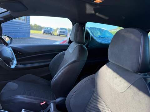 DS AUTOMOBILES DS 3 1.2 PureTech Prestige Hatchback 3dr Petrol EAT6 Euro 6 (s/s) (110 ps) - U79149