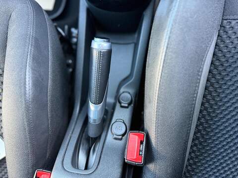 DS AUTOMOBILES DS 3 1.2 PureTech Prestige Hatchback 3dr Petrol EAT6 Euro 6 (s/s) (110 ps) - U79149