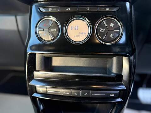 DS AUTOMOBILES DS 3 1.2 PureTech Prestige Hatchback 3dr Petrol EAT6 Euro 6 (s/s) (110 ps) - U79149