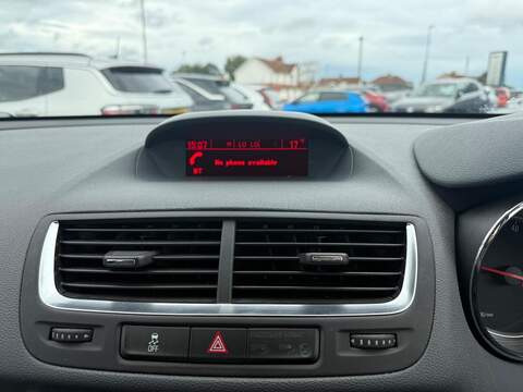 Vauxhall Mokka 1.4i Turbo SE SUV 5dr Petrol Manual 2WD Euro 6 (s/s) (140 ps) - U79150