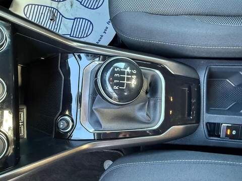 Volkswagen T-Roc 1.0 TSI SE SUV 5dr Petrol Manual Euro 6 (s/s) (115 ps) - U79185