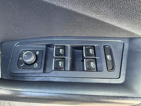 Volkswagen T-Roc 1.0 TSI SE SUV 5dr Petrol Manual Euro 6 (s/s) (115 ps) - U79185