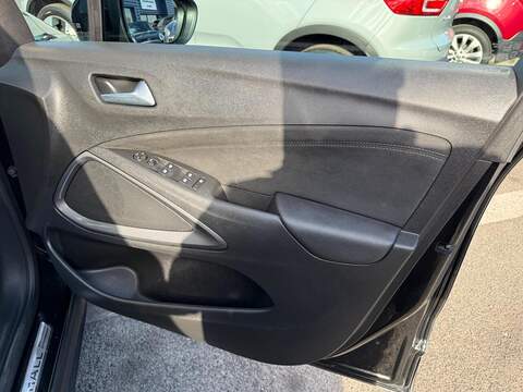 Vauxhall Crossland 1.2 Turbo Ultimate Auto Euro 6 (s/s) 5dr - U79186