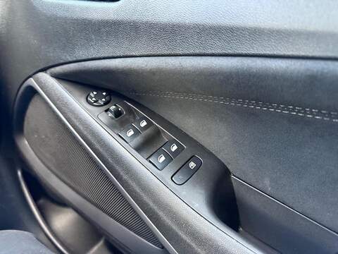 Vauxhall Crossland 1.2 Turbo Ultimate Auto Euro 6 (s/s) 5dr - U79186