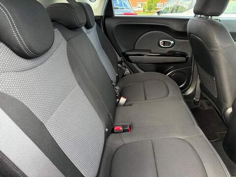 Kia Soul 1.6 CRDi 2 SUV 5dr Diesel DCT Euro 6 (134 bhp) - U79192