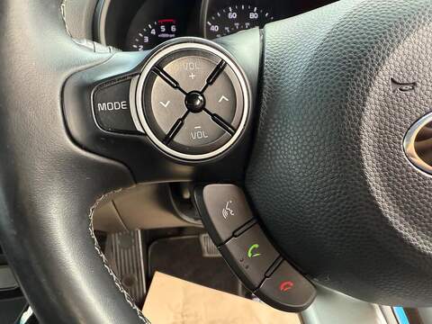 Kia Soul 1.6 CRDi 2 SUV 5dr Diesel DCT Euro 6 (134 bhp) - U79192