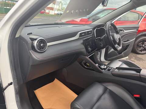 MG MG ZS 51.1kWh Trophy Auto 5dr - U79204