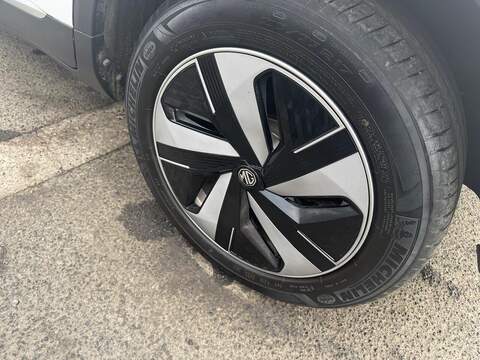 MG MG ZS 51.1kWh Trophy Auto 5dr - U79204