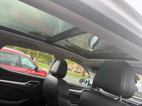 MG MG ZS 51.1kWh Trophy Auto 5dr - U79204