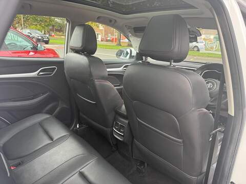 MG MG ZS 51.1kWh Trophy Auto 5dr - U79204