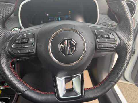 MG MG ZS 51.1kWh Trophy Auto 5dr - U79204