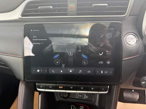 MG MG ZS 51.1kWh Trophy Auto 5dr - U79204