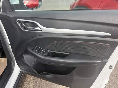 MG MG ZS 51.1kWh Trophy Auto 5dr - U79204