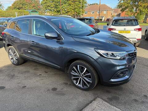 Renault Kadjar 1.3 TCe Iconic SUV 5dr Petrol Manual Euro 6 (s/s) (140 ps) - U79205