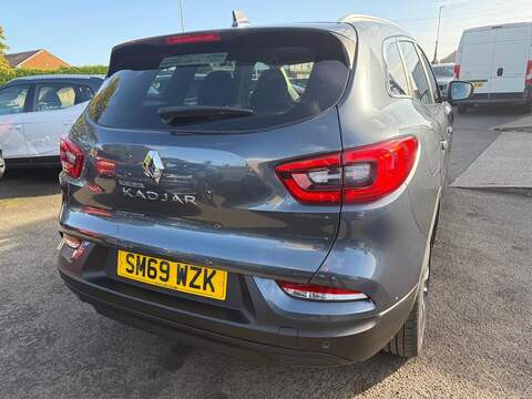 Renault Kadjar 1.3 TCe Iconic SUV 5dr Petrol Manual Euro 6 (s/s) (140 ps) - U79205