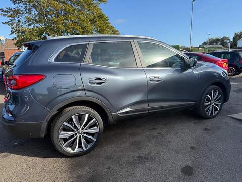 Renault Kadjar 1.3 TCe Iconic SUV 5dr Petrol Manual Euro 6 (s/s) (140 ps) - U79205