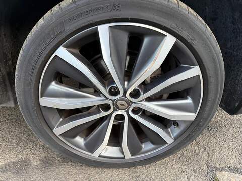 Renault Kadjar 1.3 TCe Iconic SUV 5dr Petrol Manual Euro 6 (s/s) (140 ps) - U79205