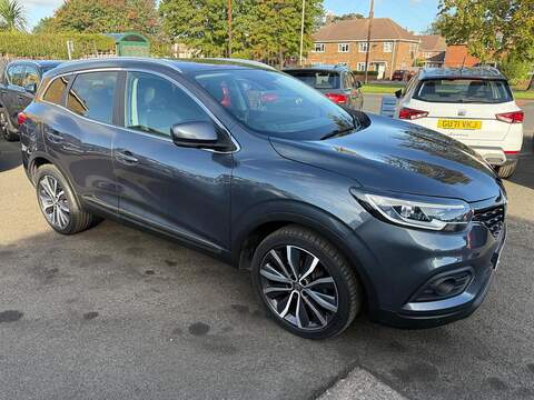 Renault Kadjar 1.3 TCe Iconic SUV 5dr Petrol Manual Euro 6 (s/s) (140 ps) - U79205
