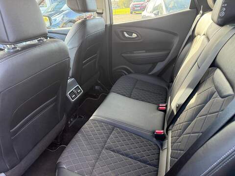 Renault Kadjar 1.3 TCe Iconic SUV 5dr Petrol Manual Euro 6 (s/s) (140 ps) - U79205