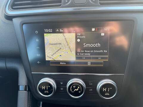 Renault Kadjar 1.3 TCe Iconic SUV 5dr Petrol Manual Euro 6 (s/s) (140 ps) - U79205