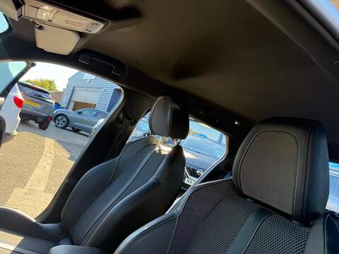 Peugeot E-2008 50kWh GT Auto 5dr (7kW Charger) - U79213