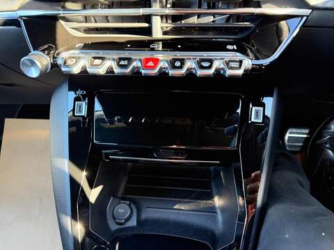 Peugeot E-2008 50kWh GT Auto 5dr (7kW Charger) - U79213