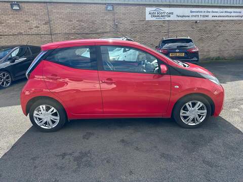 Toyota AYGO 1.0 VVT-i x-play Euro 6 5dr - U79222