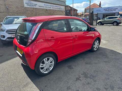 Toyota AYGO 1.0 VVT-i x-play Euro 6 5dr - U79222