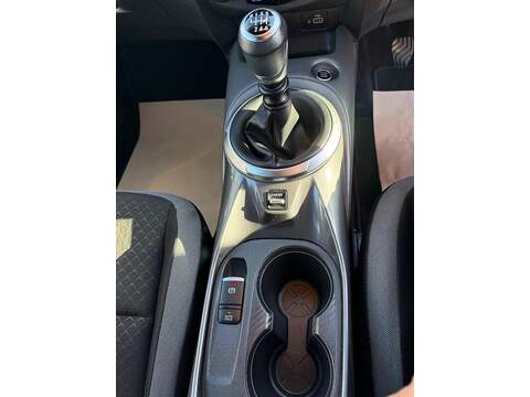 Nissan Juke 1.0 DIG-T N-Connecta SUV 5dr Petrol Manual Euro 6 (s/s) (114 ps) - U79224