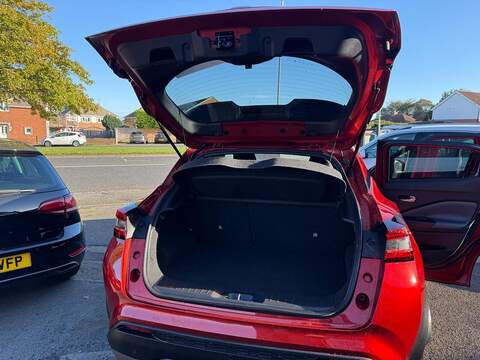 Nissan Juke 1.0 DIG-T N-Connecta SUV 5dr Petrol Manual Euro 6 (s/s) (114 ps) - U79224