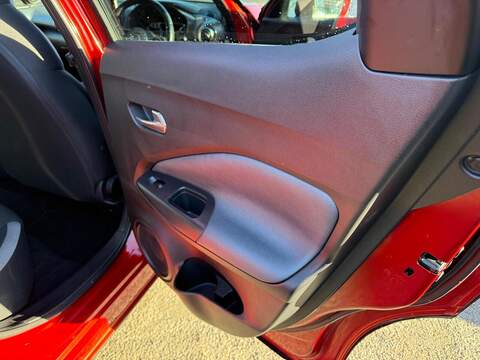 Nissan Juke 1.0 DIG-T N-Connecta SUV 5dr Petrol Manual Euro 6 (s/s) (114 ps) - U79224