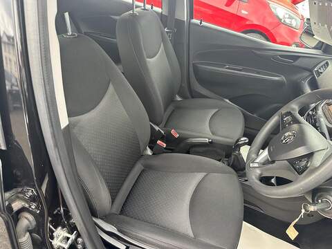 Vauxhall Viva 1.0i SE Hatchback 5dr Petrol Manual Euro 6 (a/c) (75 ps) - U79229