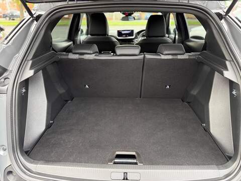 Peugeot 2008 1.2 PureTech Allure EAT Euro 6 (s/s) 5dr - U79231