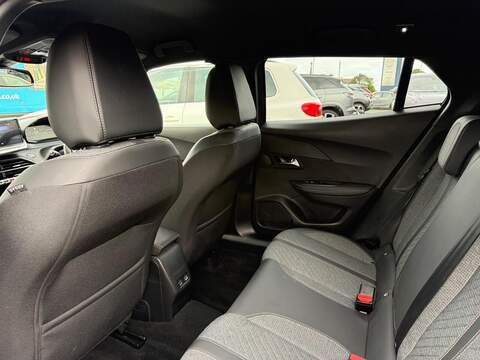 Peugeot 2008 1.2 PureTech Allure EAT Euro 6 (s/s) 5dr - U79231