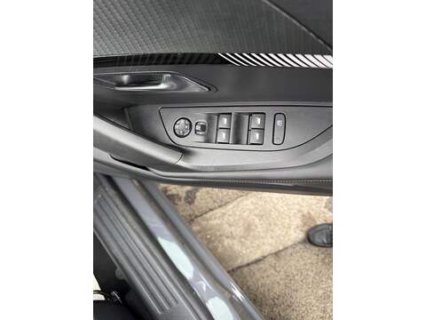 Peugeot 2008 1.2 PureTech Allure EAT Euro 6 (s/s) 5dr - U79231