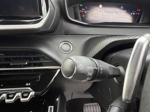 Peugeot 2008 1.2 PureTech Allure EAT Euro 6 (s/s) 5dr - U79231